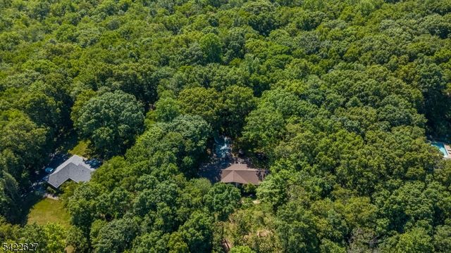 207 Deerlea Ln, Rockaway Twp., NJ 07005
