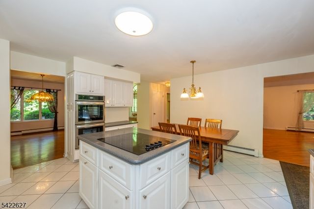207 Deerlea Ln, Rockaway Twp., NJ 07005