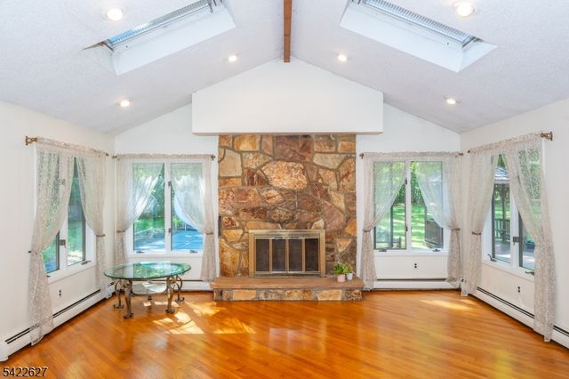 207 Deerlea Ln, Rockaway Twp., NJ 07005