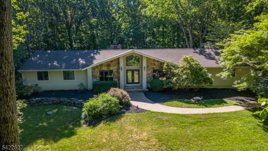 207 Deerlea Ln, Rockaway Twp., NJ 07005