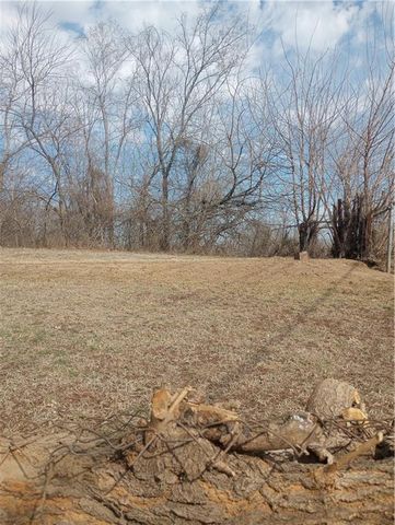 8840 E Wilson Road, Independence, MO 64053