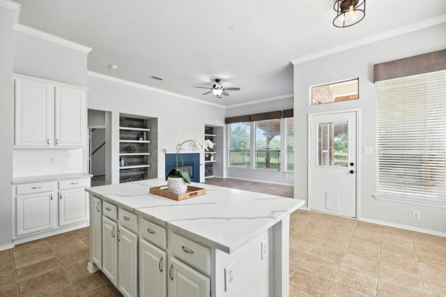 8909 Edinburgh Lane, Rowlett, TX 75089