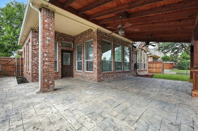 8909 Edinburgh Lane, Rowlett, TX 75089