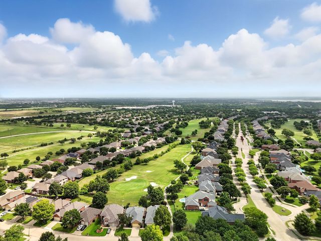 8909 Edinburgh Lane, Rowlett, TX 75089