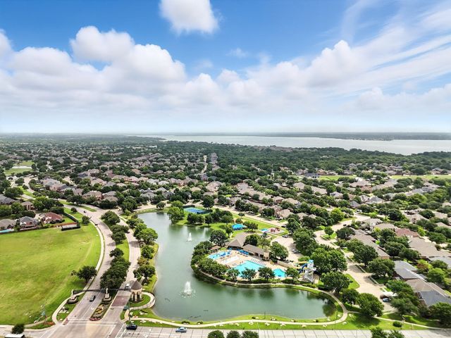 8909 Edinburgh Lane, Rowlett, TX 75089