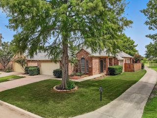 8909 Edinburgh Lane, Rowlett, TX 75089