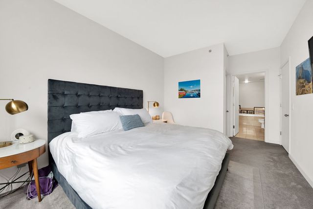 910 W HURON Street 1010, Chicago, IL 60642