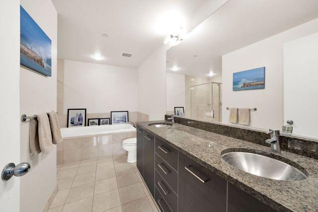 910 W HURON Street 1010, Chicago, IL 60642