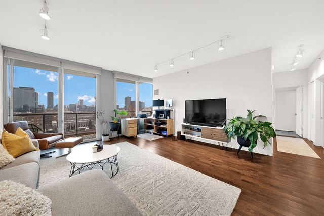 910 W HURON Street 1010, Chicago, IL 60642