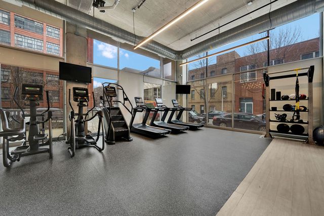 910 W HURON Street 1010, Chicago, IL 60642