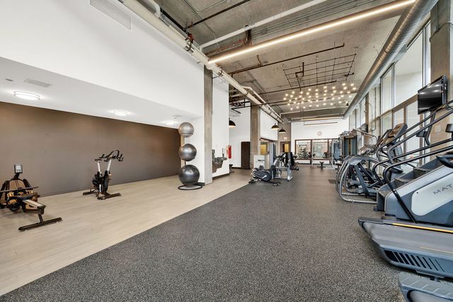 910 W HURON Street 1010, Chicago, IL 60642