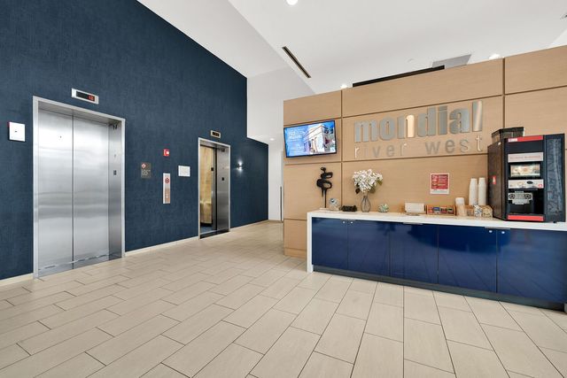 910 W HURON Street 1010, Chicago, IL 60642