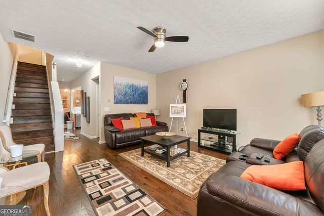 1343 Penhurst Drive, Lawrenceville, GA 30043