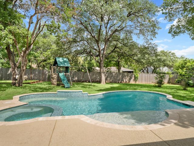8809 Collingwood DR, Austin, TX 78748