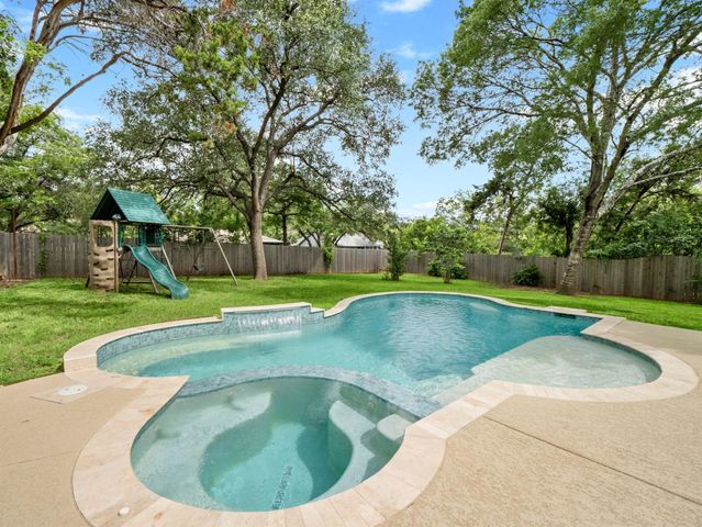 8809 Collingwood DR, Austin, TX 78748