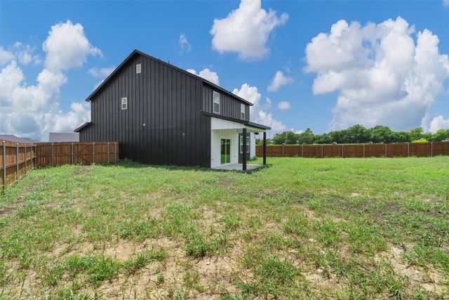 588 Highview Court, Godley, TX 76044