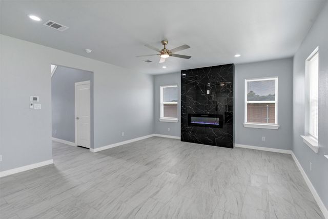 588 Highview Court, Godley, TX 76044