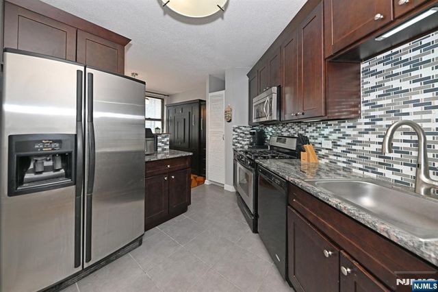 7004 Boulevard East 1B, Guttenberg, NJ 07093