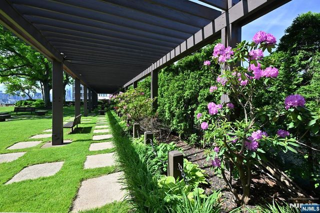 7004 Boulevard East 1B, Guttenberg, NJ 07093