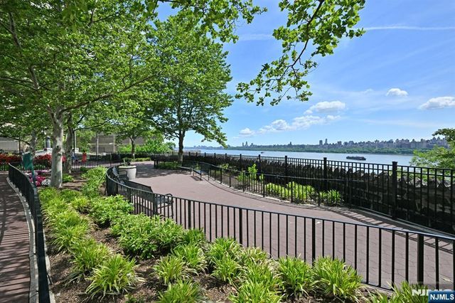 7004 Boulevard East 1B, Guttenberg, NJ 07093