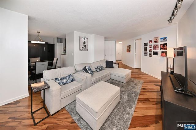 7004 Boulevard East 1B, Guttenberg, NJ 07093