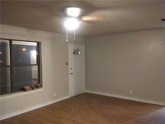 313 Ross ST, Hutto, TX 78634