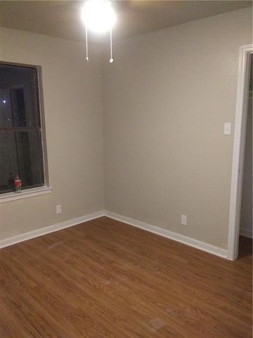 313 Ross ST, Hutto, TX 78634