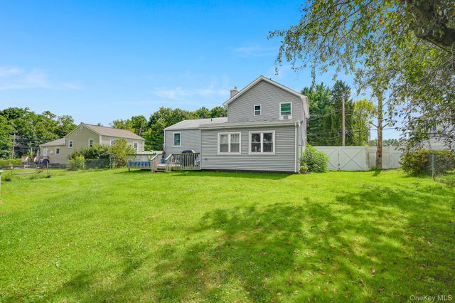8 Hampton Road, Poughkeepsie, NY 12603