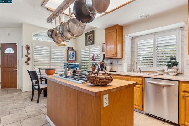5541 Lanai Court, Discovery Bay, CA 94505