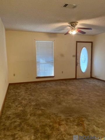 12479 Sullivan Ln, Clinton, LA 70722