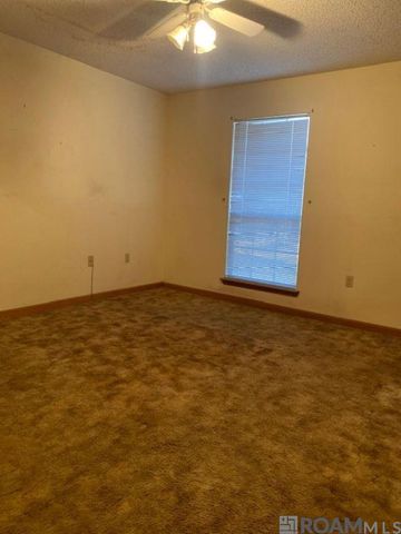 12479 Sullivan Ln, Clinton, LA 70722