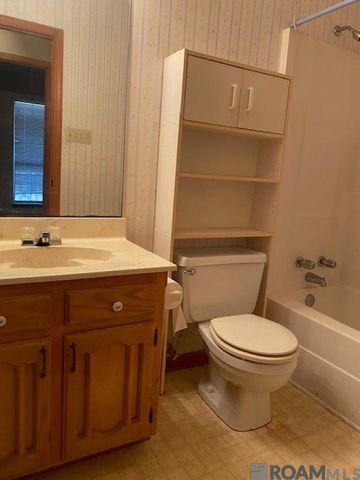 12479 Sullivan Ln, Clinton, LA 70722