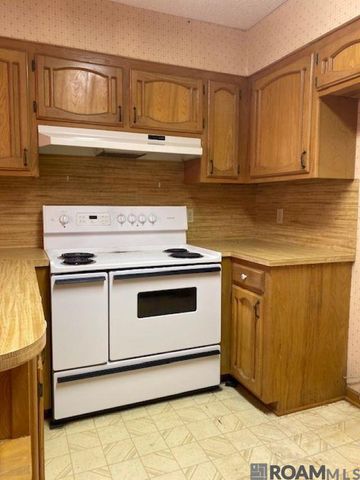 12479 Sullivan Ln, Clinton, LA 70722