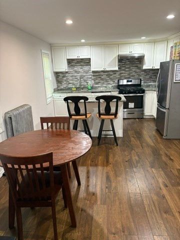 27 Barnum St, Taunton, MA 02790