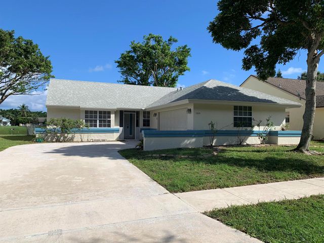 1824 Edgewater Drive, Boynton Beach, FL 33436
