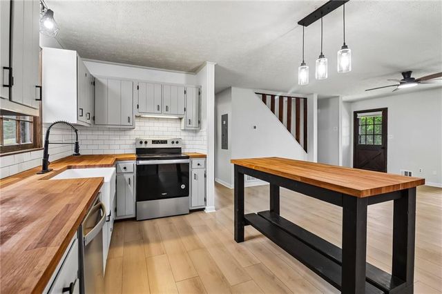 556 Hitchcock Road, Dallas, GA 30157