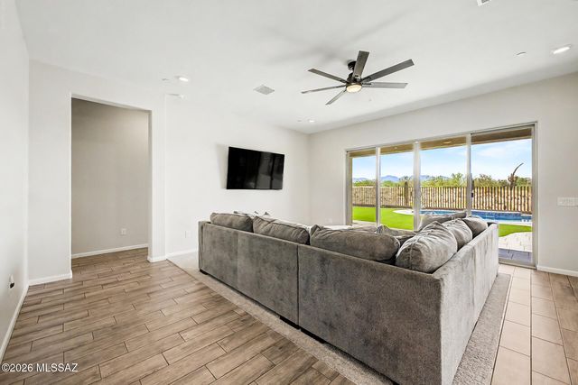 6511 W Antler Bnd Place, Marana, AZ 85658
