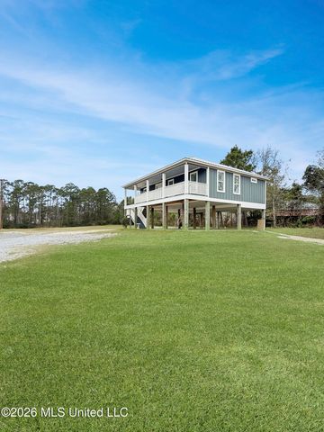10501 Pin Oak Drive, Biloxi, MS 39532