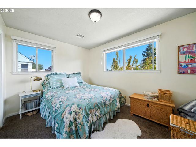 1009 COLLEGE St, Milton Freewater, OR 97862