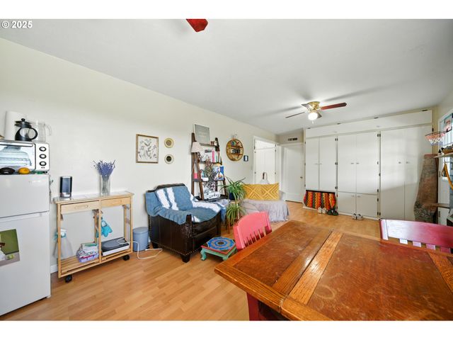 1009 COLLEGE St, Milton Freewater, OR 97862