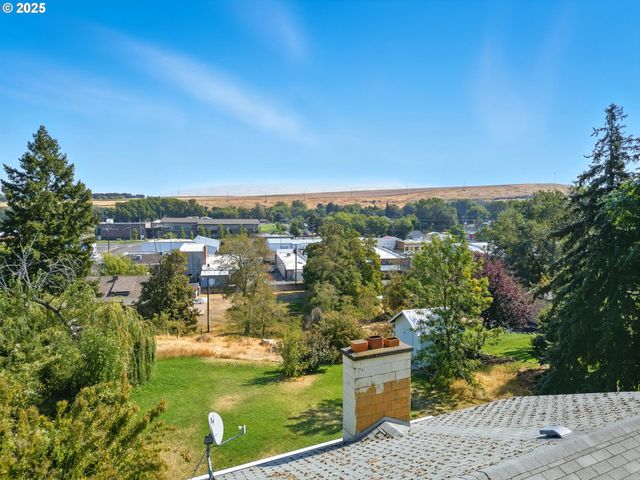 1009 COLLEGE St, Milton Freewater, OR 97862