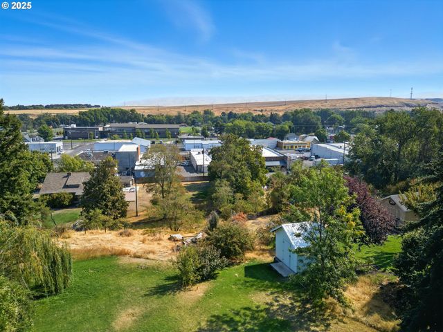1009 COLLEGE St, Milton Freewater, OR 97862