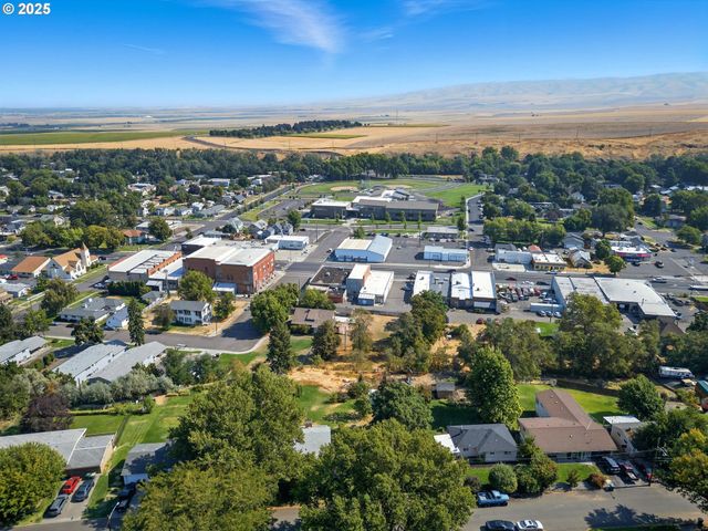 1009 COLLEGE St, Milton Freewater, OR 97862