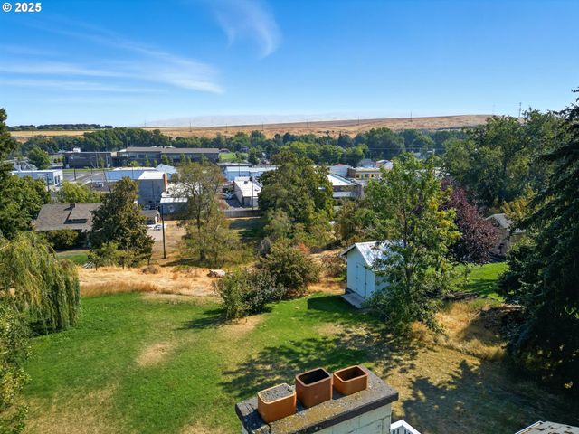 1009 COLLEGE St, Milton Freewater, OR 97862