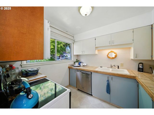 1009 COLLEGE St, Milton Freewater, OR 97862