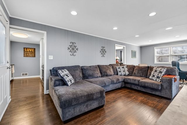 2634 Silver Creek Drive, Franklin Park, IL 60131