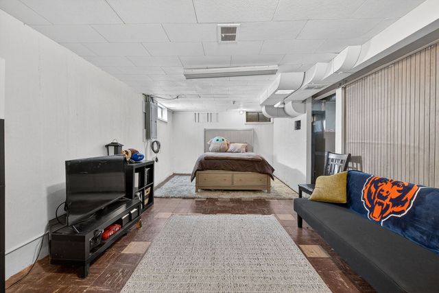 2634 Silver Creek Drive, Franklin Park, IL 60131