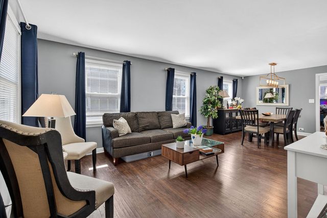 2634 Silver Creek Drive, Franklin Park, IL 60131