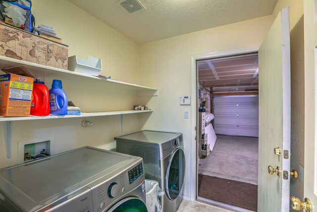 1143 Zaragoza Street SW, Albuquerque, NM 87121