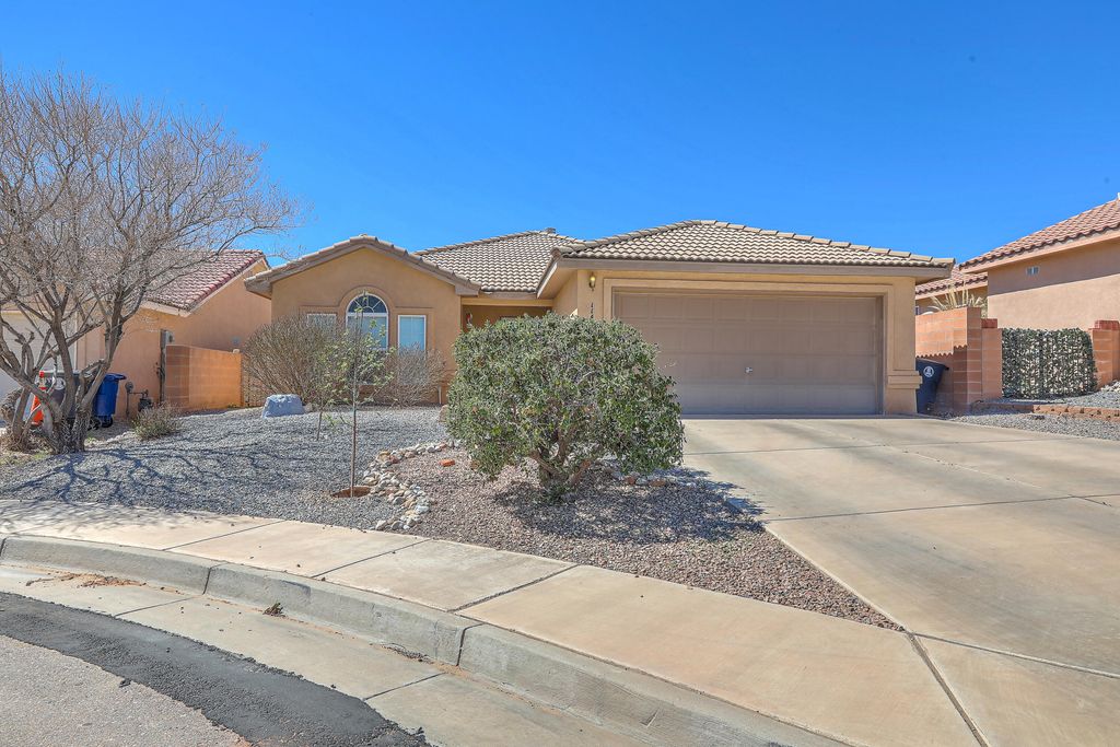 1143 Zaragoza Street SW, Albuquerque, NM 87121